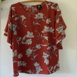 Bobeau floral top, short sleeve. Size small burnt orange